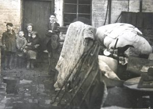 Jim-Wilsons-photo-album-Burslem-family-evicted-300×214