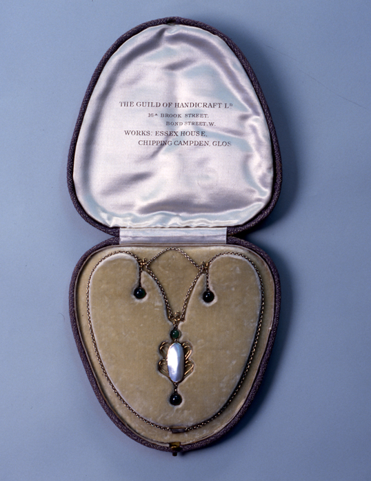 c-r-ashbee-guild-of-handicraft-necklace-around-1902_6031278159_o